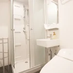 small_room_baith